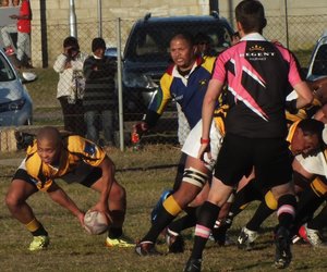 Black Leaves vat raak teen Hamlets Wen 21 - 20